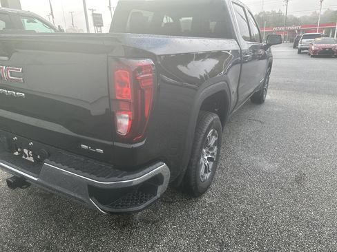 New 2026 GMC Sierra 1500 SLE image 6