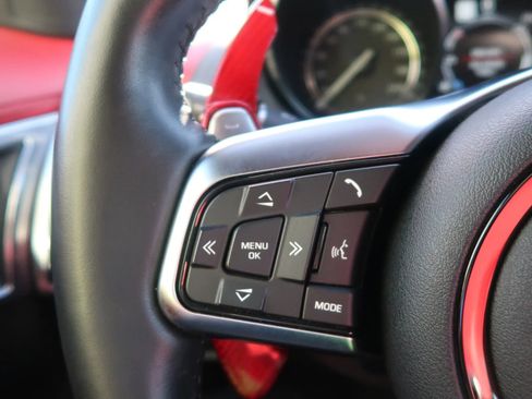 Used 2020 Jaguar F-TYPE R image 33