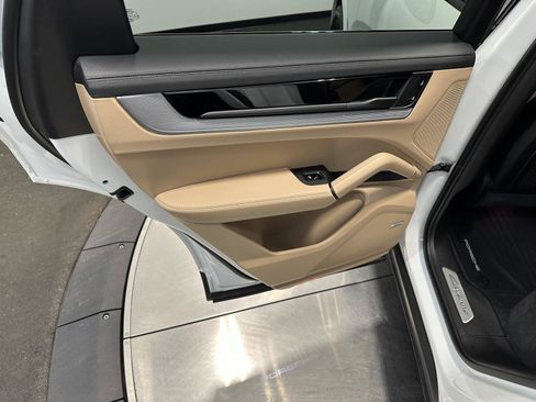 Certified 2024 Porsche Cayenne S image 33