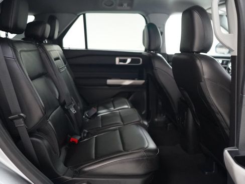 Used 2024 Ford Explorer XLT w/ Equipment Group 202A AWD/4WD image 30