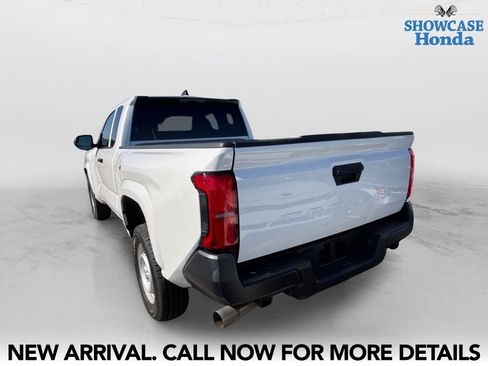 Used 2024 Toyota Tacoma SR image 4