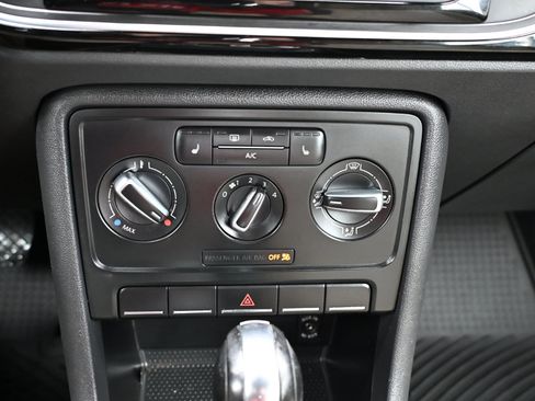 Used 2013 Volkswagen Beetle 2.5 50's Edition image 19