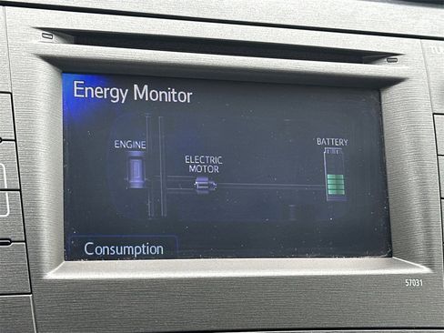 Used 2014 Toyota Prius Two image 29