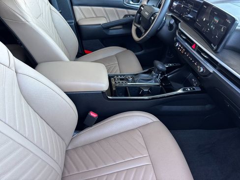 New 2026 Kia Sorento SX Prestige w/ Olive Brown Leather Package image 18