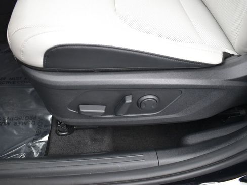 Certified 2025 Kia Sportage EX image 11