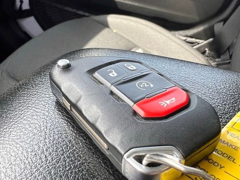 Used 2022 Jeep Wrangler Unlimited Sport image 22