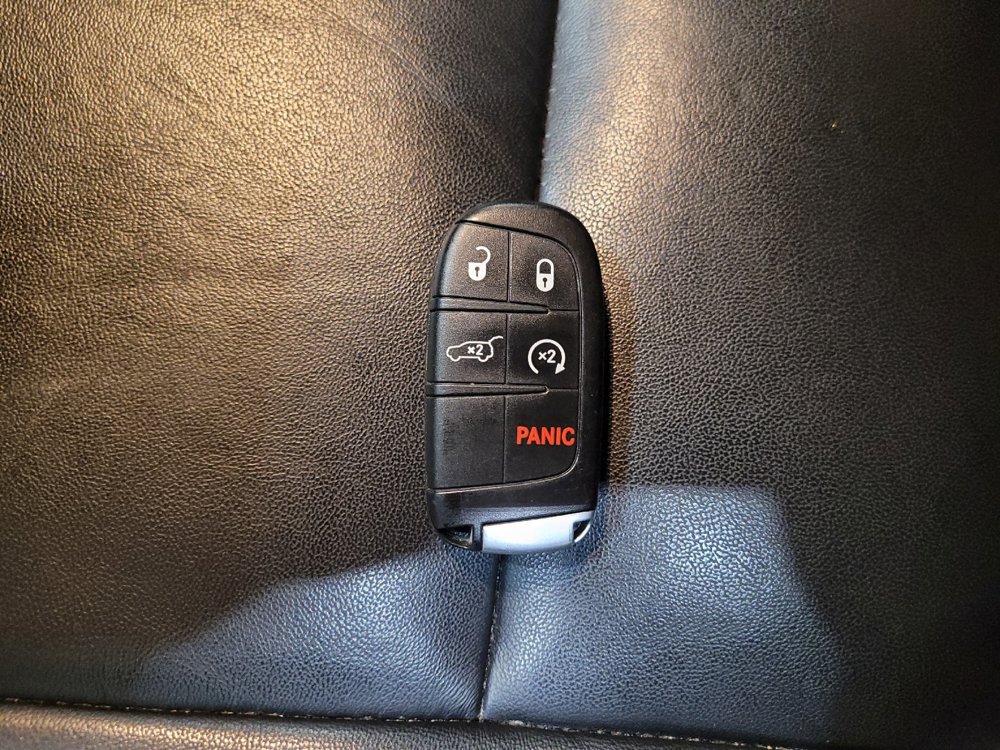 Used 2021 Jeep Grand Cherokee Limited AWD/4WD image 32