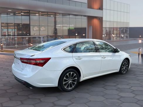 Used 2017 Toyota Avalon XLE image 12