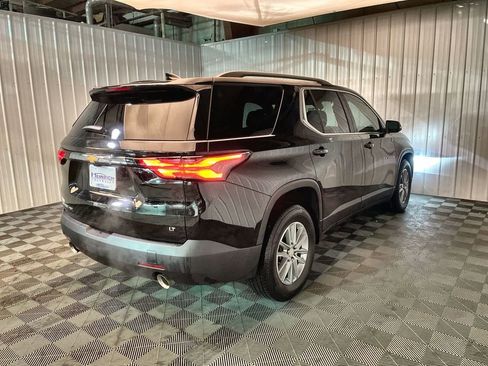Used 2023 Chevrolet Traverse LT w/ Rear Camera Mirror Package image 8