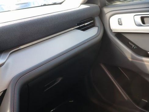 Used 2025 Ford Explorer Active image 34