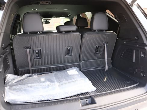 New 2026 Chevrolet Traverse LT w/ LPO, Floor Liner Package FWD image 21
