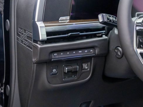 New 2026 Cadillac Escalade ESV Platinum Sport AWD/4WD image 24