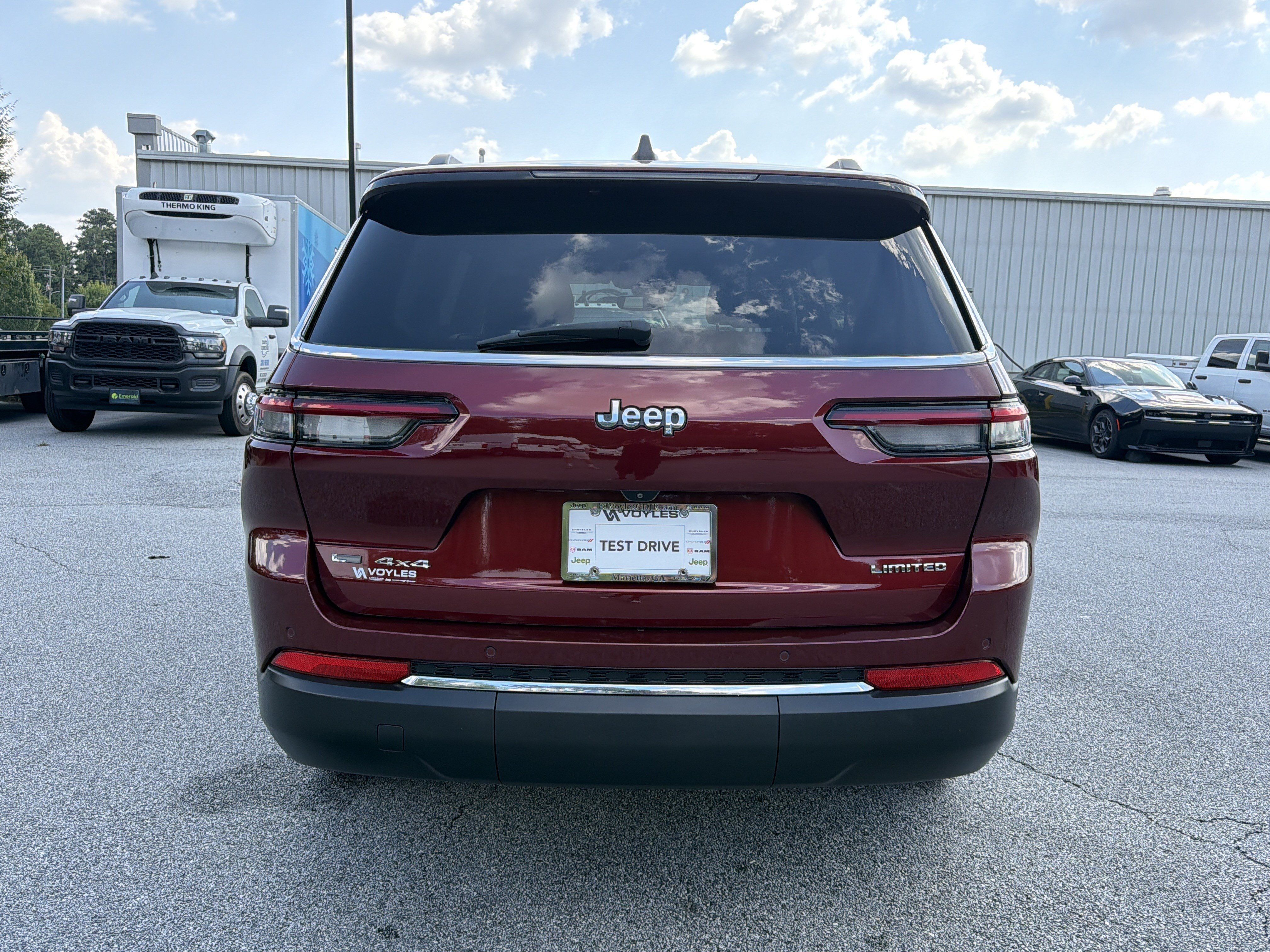 Used 2022 Jeep Grand Cherokee L Limited AWD/4WD image 7