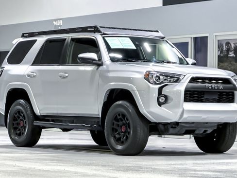 Used 2021 Toyota 4Runner SR5 AWD/4WD image 6