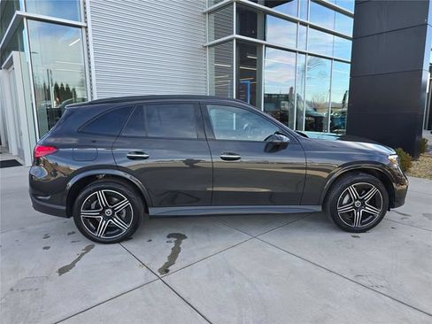 Used 2026 Mercedes-Benz GLC 300 4MATIC image 2
