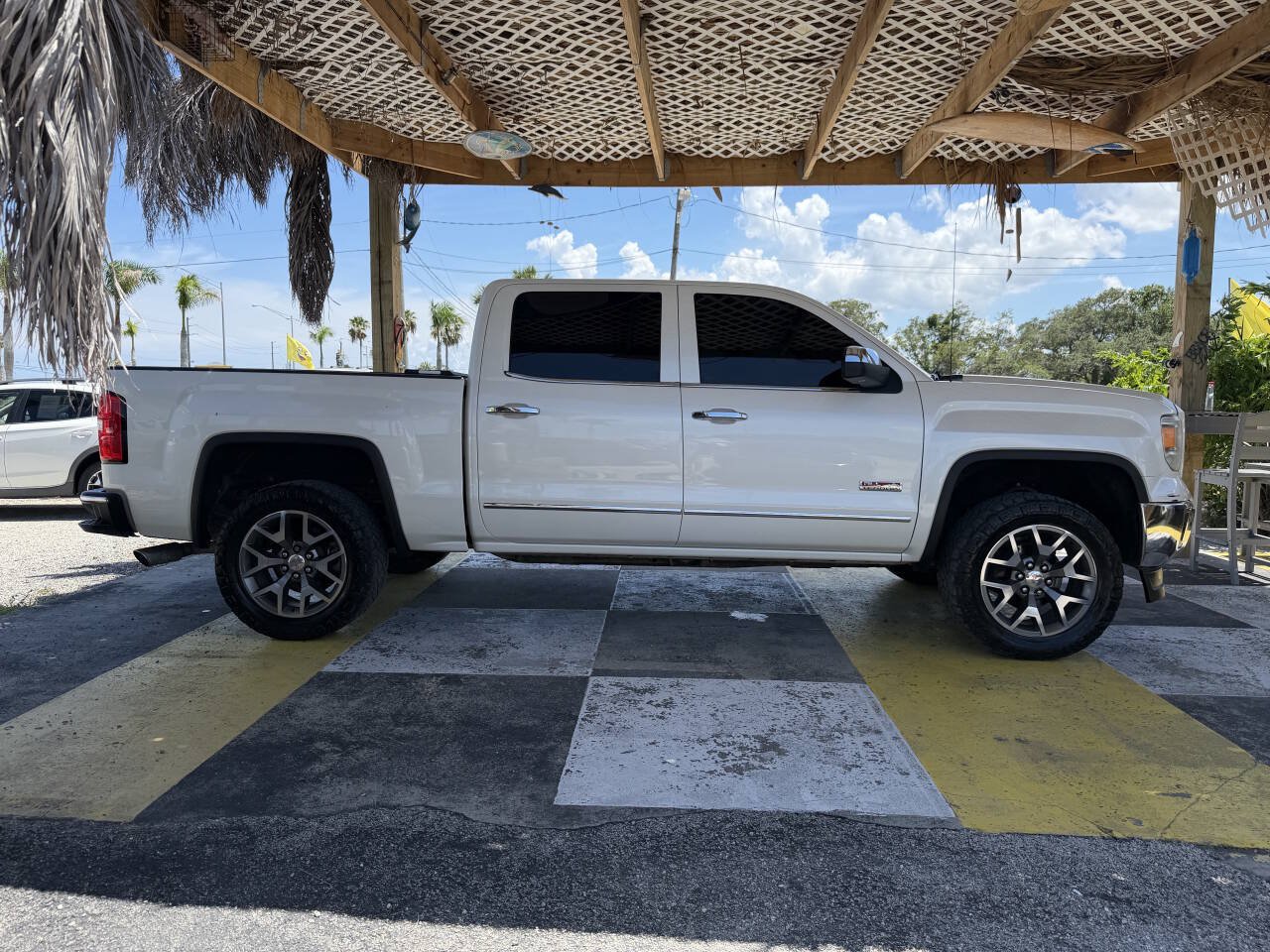 Used 2014 GMC Sierra 1500 SLT w/ All-Terrain Package AWD/4WD image 4