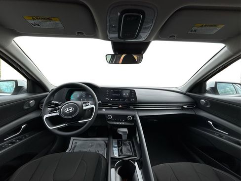 New 2025 Hyundai Elantra Blue image 17