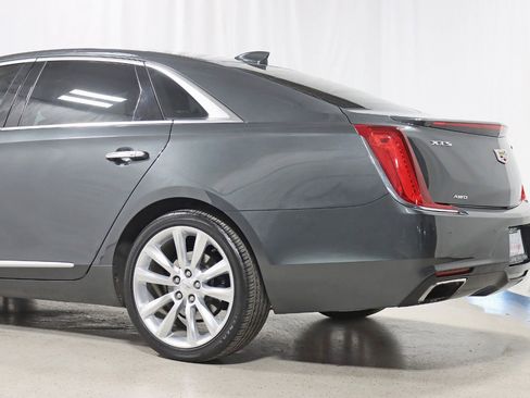 Used 2018 Cadillac XTS Vsport Platinum image 10