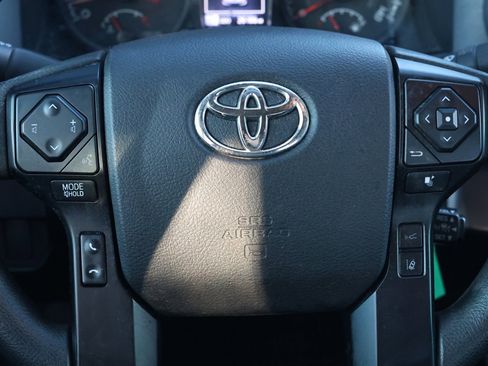Used 2022 Toyota Tacoma SR image 17