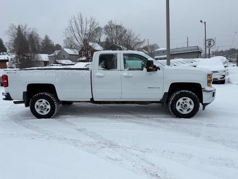 Used 2019 Chevrolet Silverado 2500 LT w/ LT Convenience Package image 6
