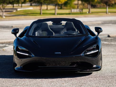 Used 2024 McLaren 750S Spider Ceramic Brakes Front Li image 7