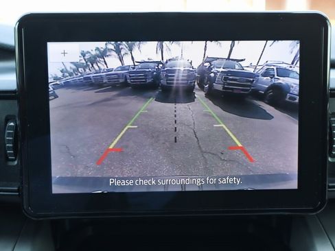 Used 2022 Ford Explorer XLT image 27