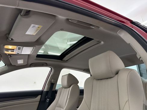Used 2021 Honda Accord Touring image 27