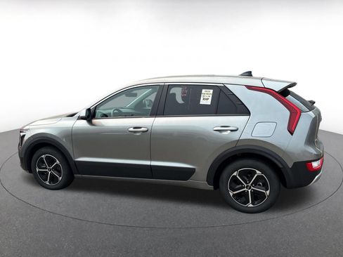 Used 2026 Kia Niro LX FWD image 6
