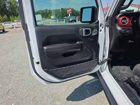 Used 2018 Jeep Wrangler Unlimited Rubicon AWD/4WD image 39