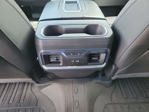 Used 2022 GMC Sierra 1500 Denali AWD/4WD image 11