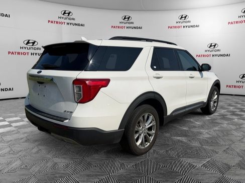 Used 2022 Ford Explorer XLT w/ Equipment Group 202A AWD/4WD image 3