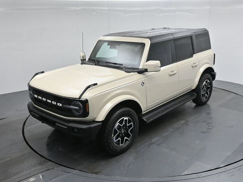 New 2025 Ford Bronco Outer Banks image 37