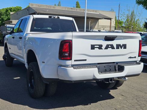 New 2026 RAM 3500 Big Horn AWD/4WD image 5
