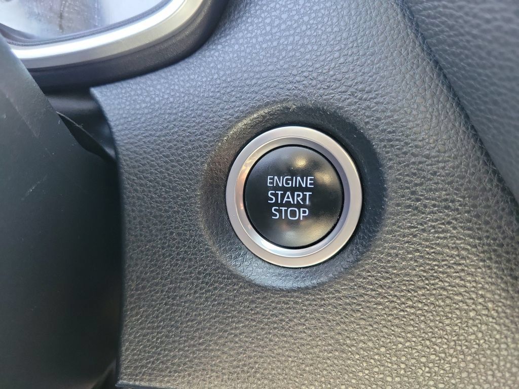 Used 2021 Toyota Corolla SE w/ Carpet Mat Package (TMS) FWD image 29