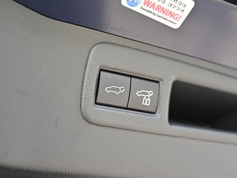 Used 2024 Toyota Venza Limited AWD/4WD image 23