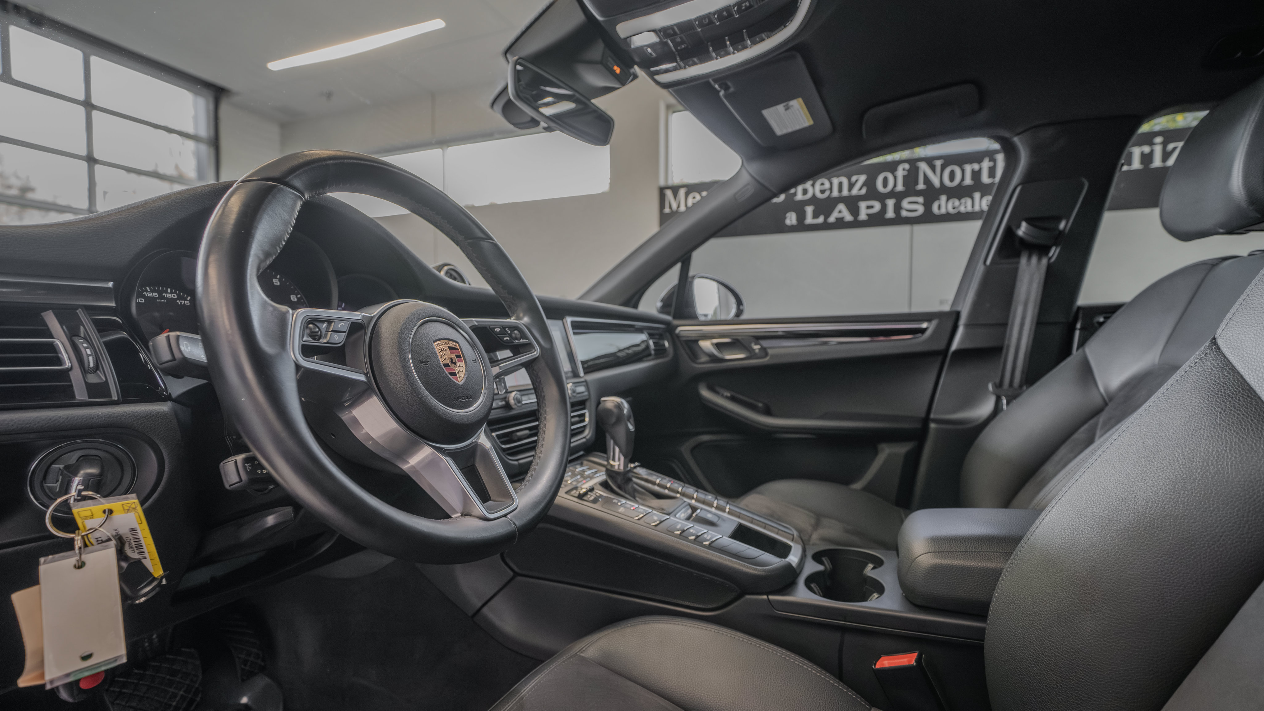Used 2020 Porsche Macan AWD/4WD image 6