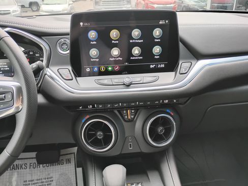 Used 2024 Chevrolet Blazer LT w/ Convenience Package FWD image 18