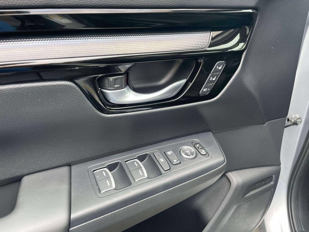 Used 2024 Honda CR-V EX-L image 16