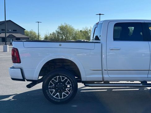 Used 2025 RAM 2500 Limited AWD/4WD image 5