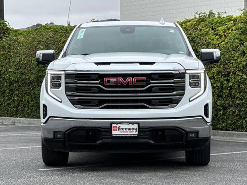 Used 2024 GMC Sierra 1500 SLT image 10