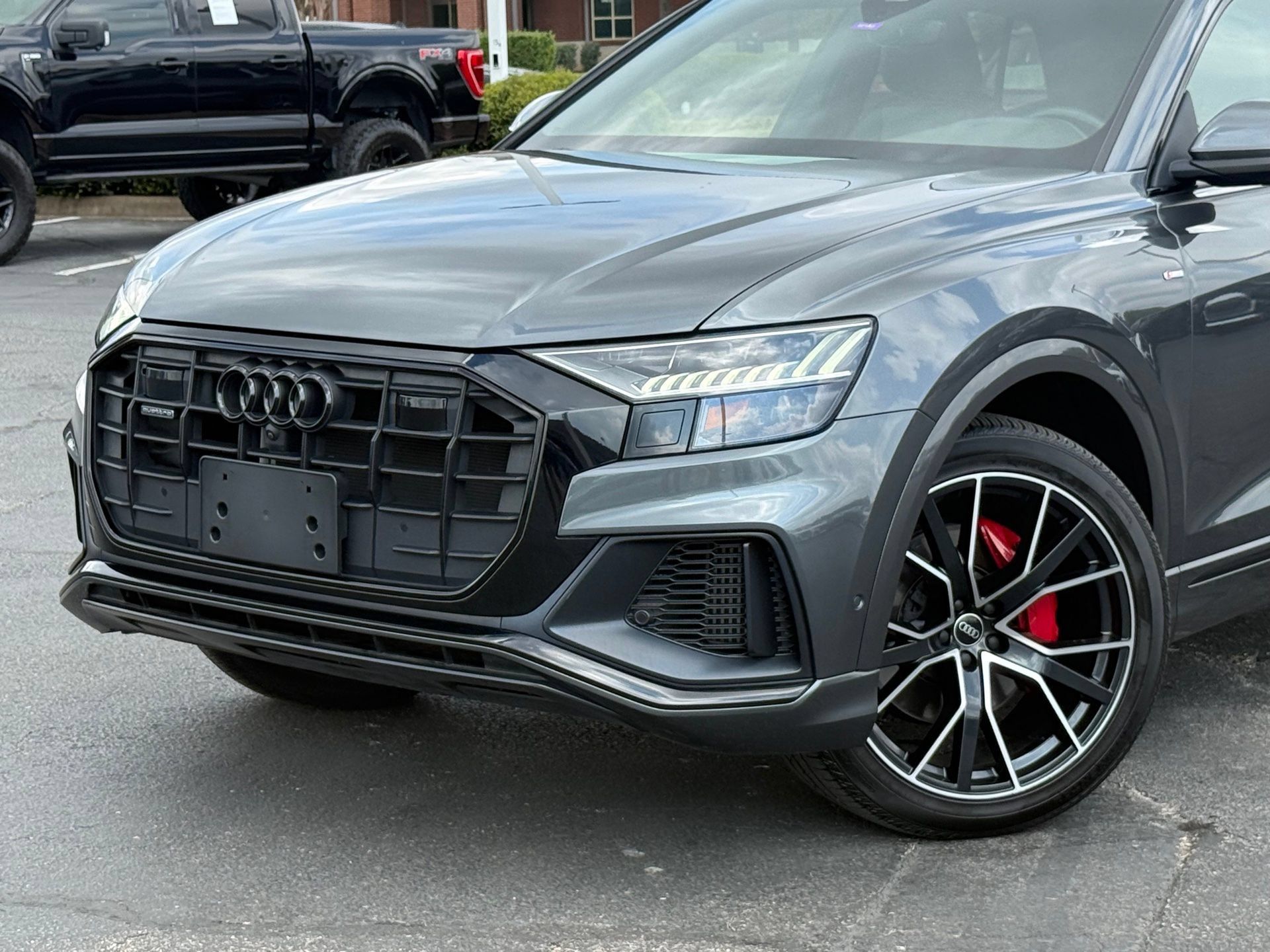 Used 2023 Audi Q8 Premium Plus w/ Premium Plus Package AWD/4WD image 2