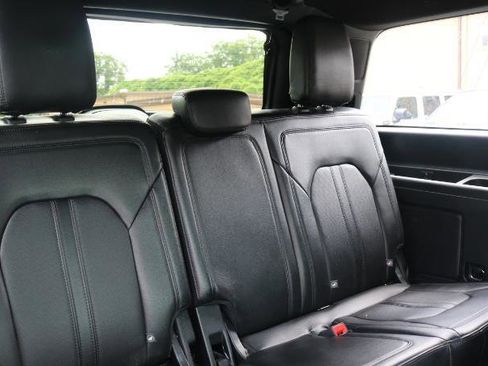 Used 2020 Ford Expedition Limited RWD image 18