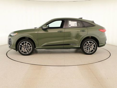 New 2026 Audi Q5 Premium Plus AWD/4WD image 2