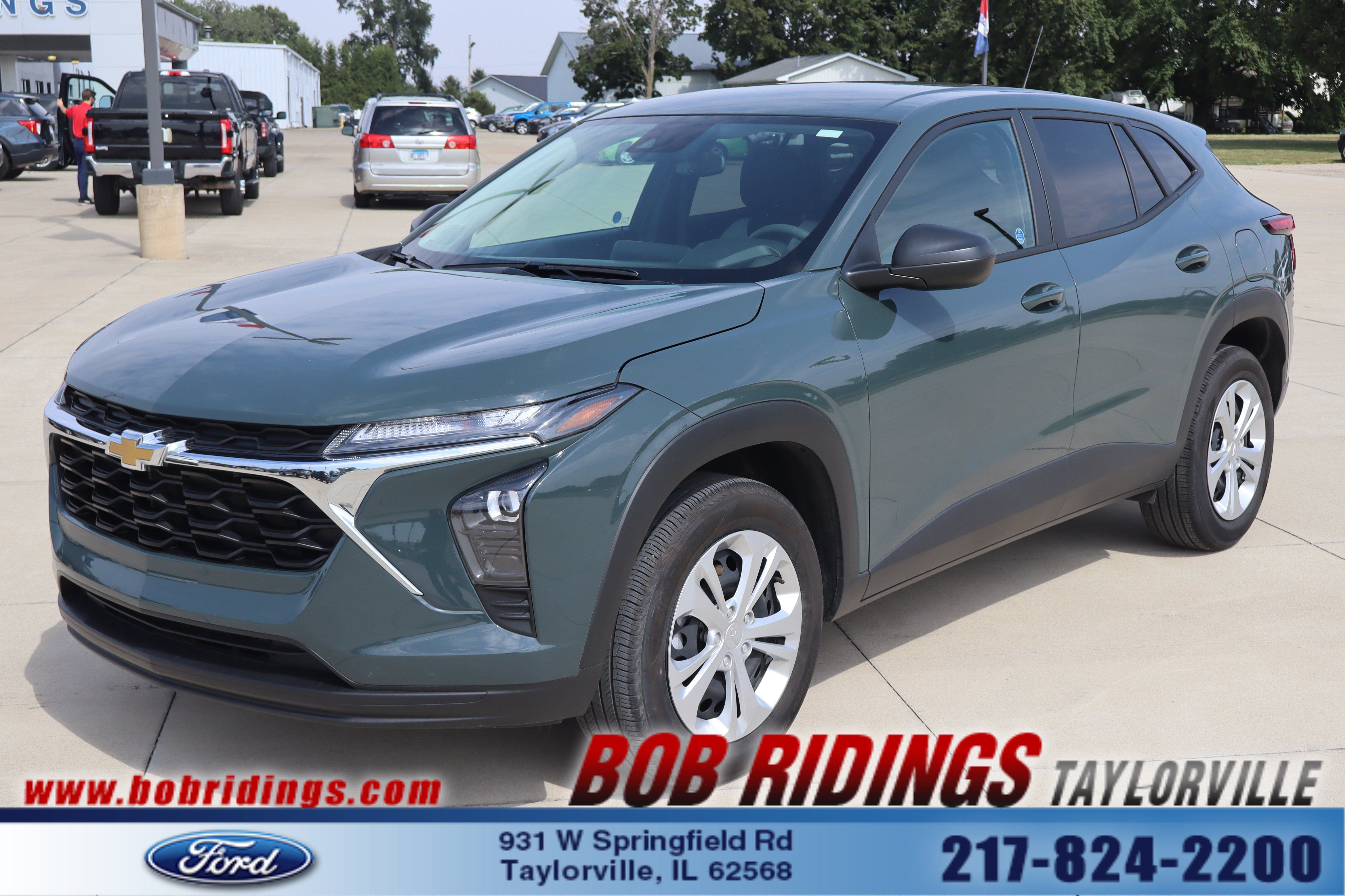 Used 2026 Chevrolet Trax LS FWD image 1