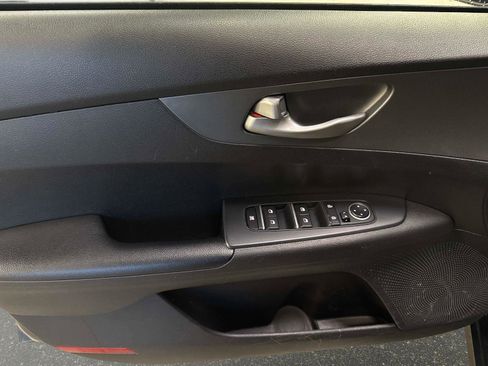 Used 2019 Kia Forte LXS image 17