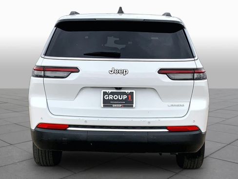 Used 2024 Jeep Grand Cherokee L Laredo RWD image 4