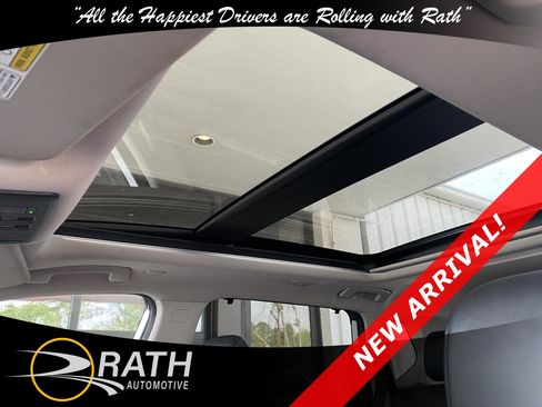 Used 2022 Nissan Rogue SV w/ SV Premium Package FWD image 16