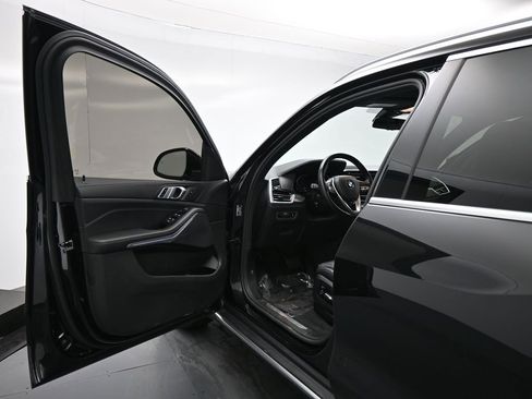 Used 2021 BMW X5 sDrive40i w/ Convenience Package image 9