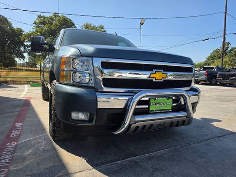 Used 2011 Chevrolet Silverado 1500 LT w/ Texas Edition RWD image 4