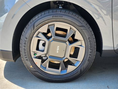 New 2026 Kia Carnival EX image 7